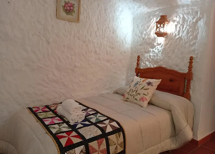 Casas Cuevas Elvira
