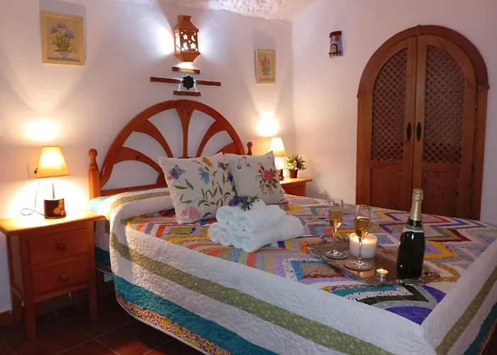 Casas Cuevas Elvira